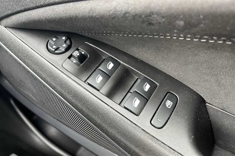 Used Vauxhall Crossland 2022 for sale - 77146489: Photo 16