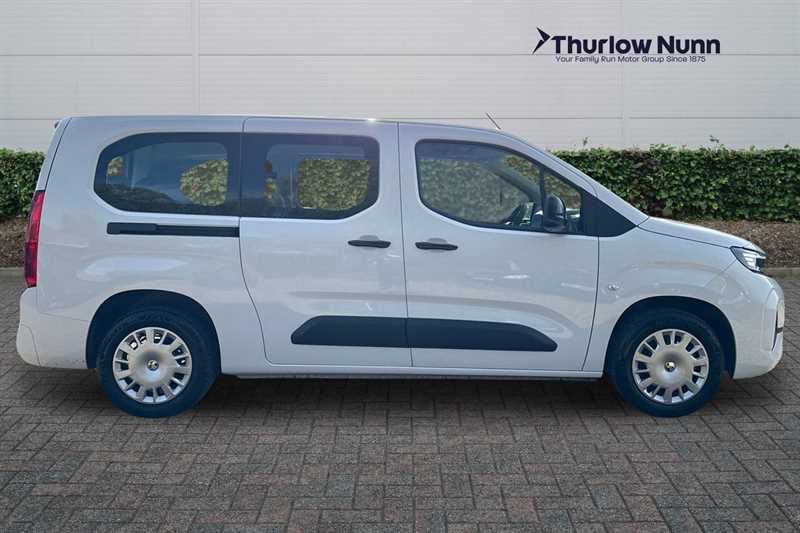 Used Vauxhall Combo Life Electric for sale - 76915304: Photo 2