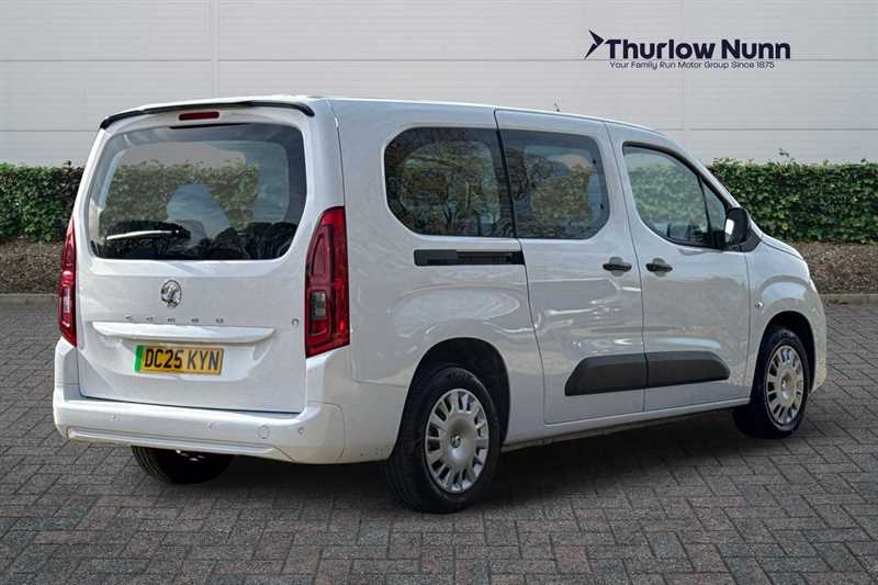 Used Vauxhall Combo Life Electric for sale - 76915304: Photo 3