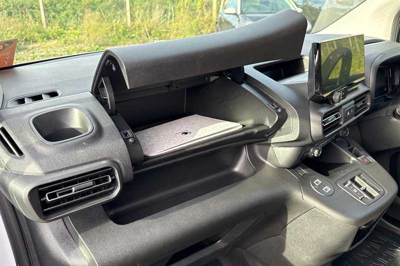 Used Vauxhall Combo Life Electric for sale - 76915304: Photo 30