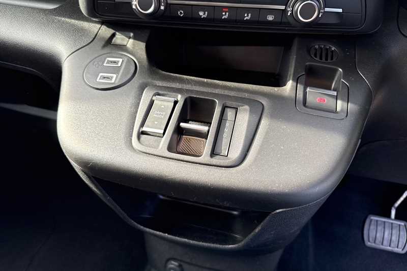 Used Vauxhall Combo Life Electric for sale - 76915304: Photo 47
