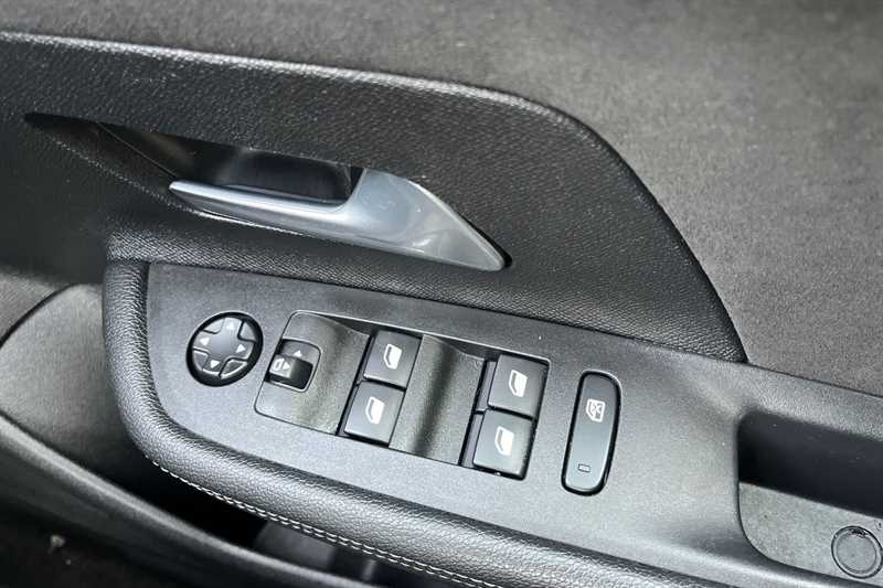 Used Vauxhall Mokka Electric 2022 for sale - 76842382: Photo 16