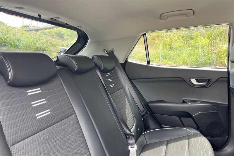 Used Kia Stonic 2022 for sale - 76459212: Photo 23