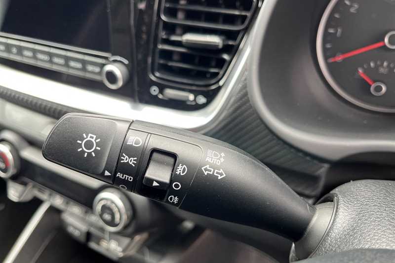 Used Kia Stonic 2022 for sale - 76459212: Photo 29