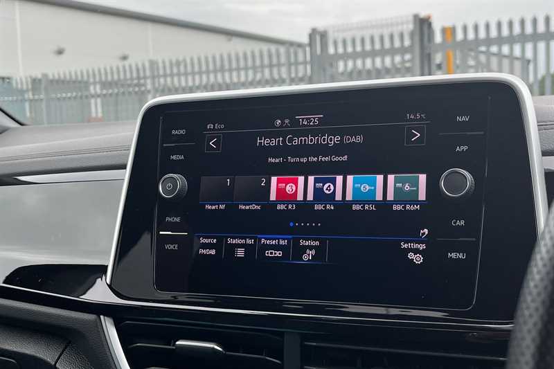 Used Volkswagen T-Roc 2023 for sale - 77513329: Photo 17