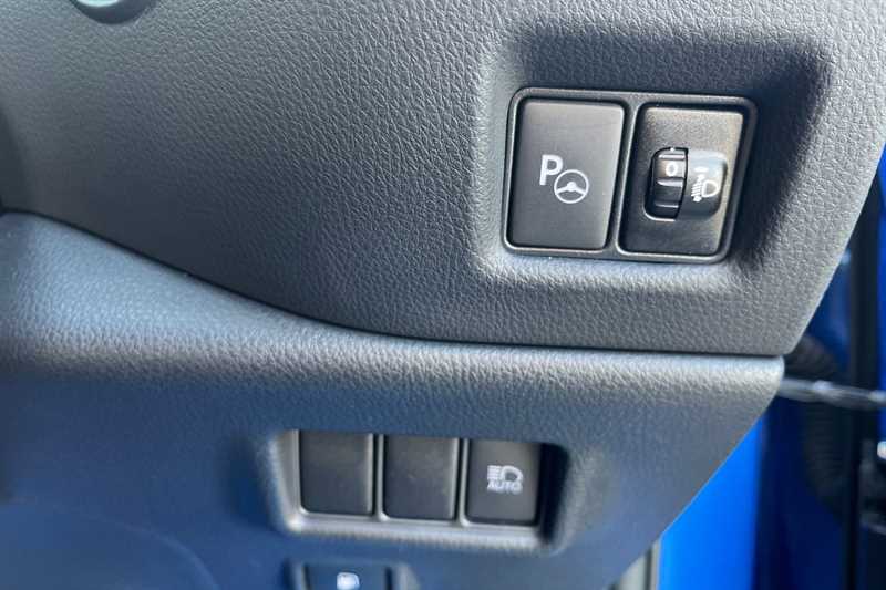 Used Toyota C-HR 2021 for sale - 77627728: Photo 53