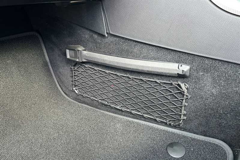 Used Mercedes-Benz SLC 2018 for sale - 76593846: Photo 29