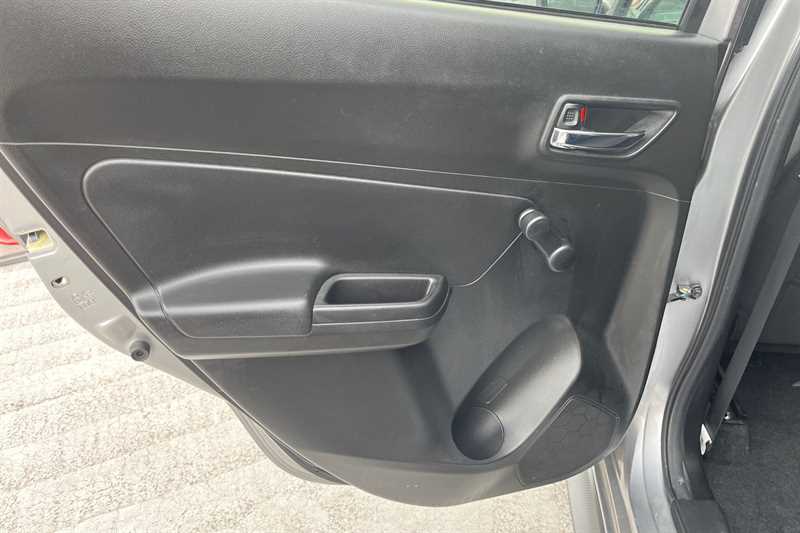 Used Suzuki Swift 2019 for sale - 76204456: Photo 30