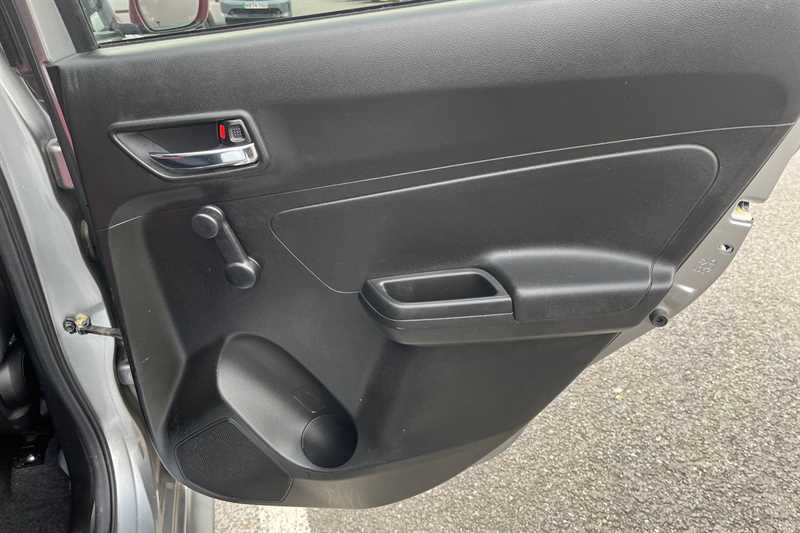 Used Suzuki Swift 2019 for sale - 76204456: Photo 41