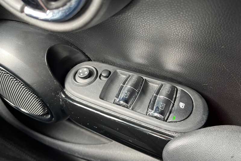 Used MINI Hatch 2019 for sale - 76204187: Photo 16