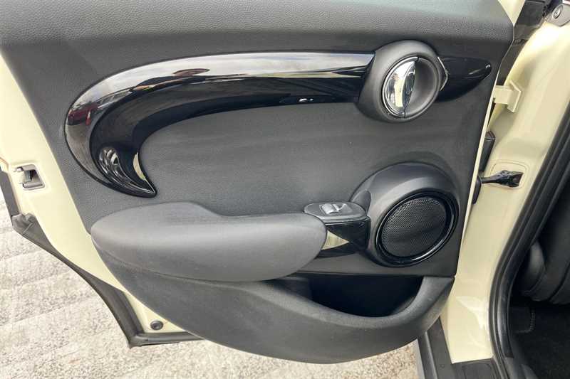 Used MINI Hatch 2019 for sale - 76204187: Photo 28