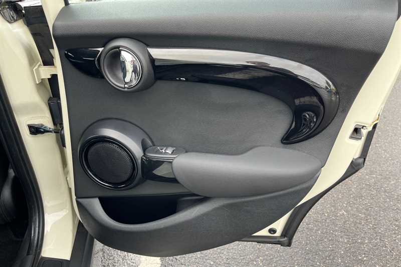Used MINI Hatch 2019 for sale - 76204187: Photo 41