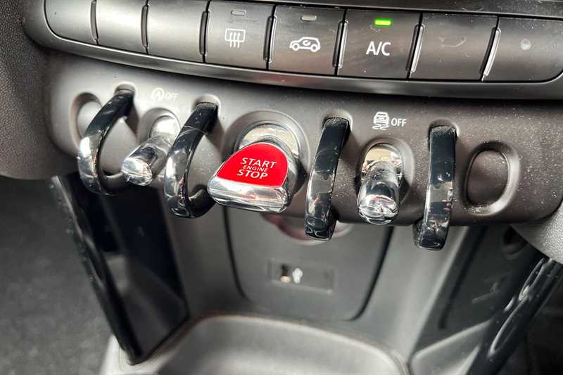 Used MINI Hatch 2019 for sale - 76204187: Photo 43
