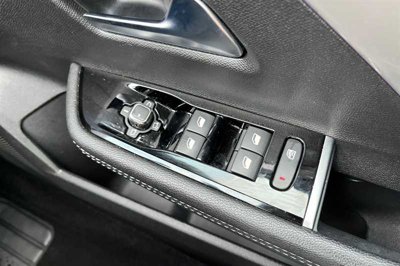 Used Vauxhall Astra 2023 for sale - 77471232: Photo 16