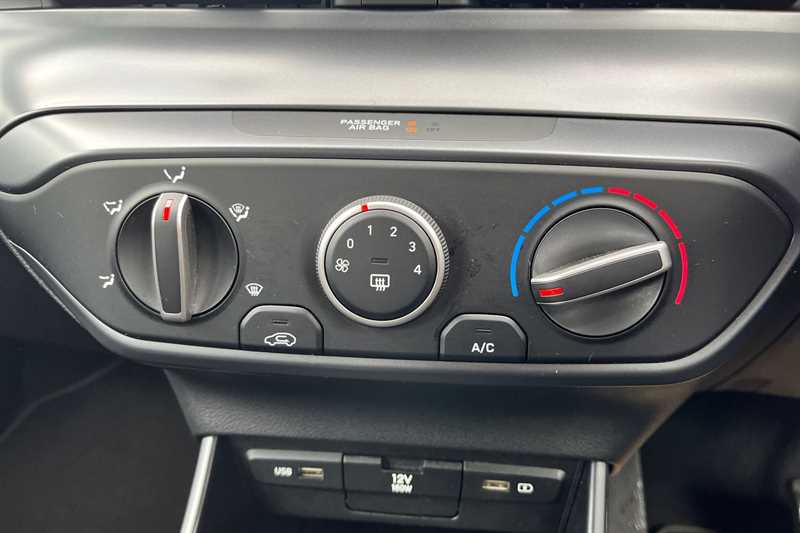 Used Hyundai i20 2023 for sale - 76204408: Photo 15