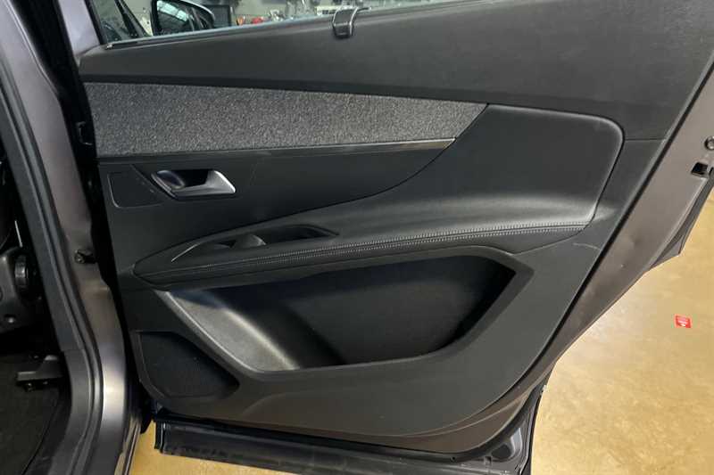 Used Peugeot 5008 2018 for sale - 77513102: Photo 41