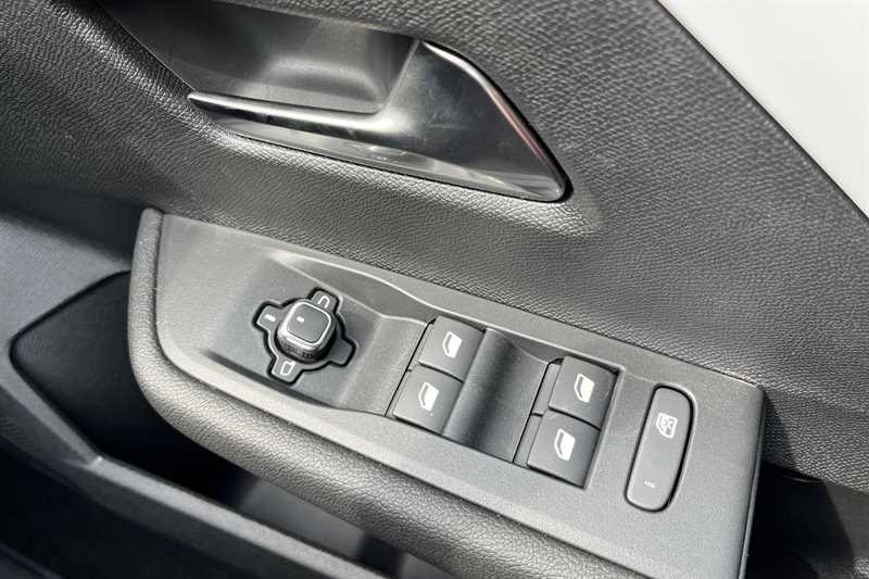 Used Vauxhall Astra 2025 for sale - 76928258: Photo 16