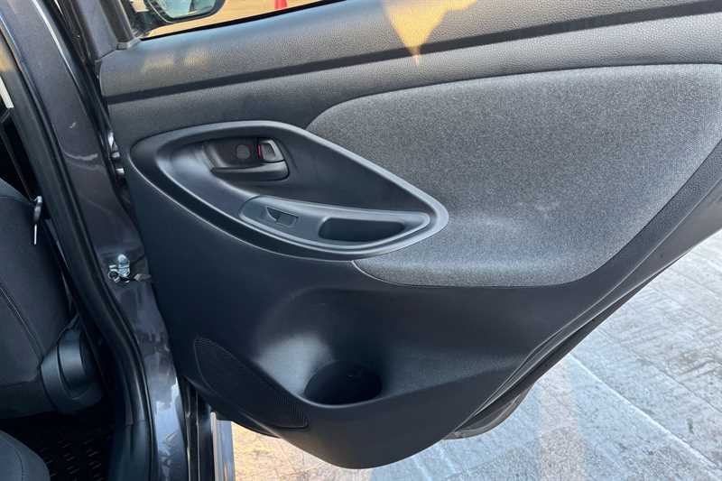 Used Toyota Yaris 2021 for sale - 77146715: Photo 42