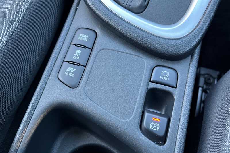 Used Toyota Yaris 2021 for sale - 77146715: Photo 47