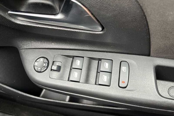 Used Vauxhall Corsa 2023 for sale - 76204194: Photo 16