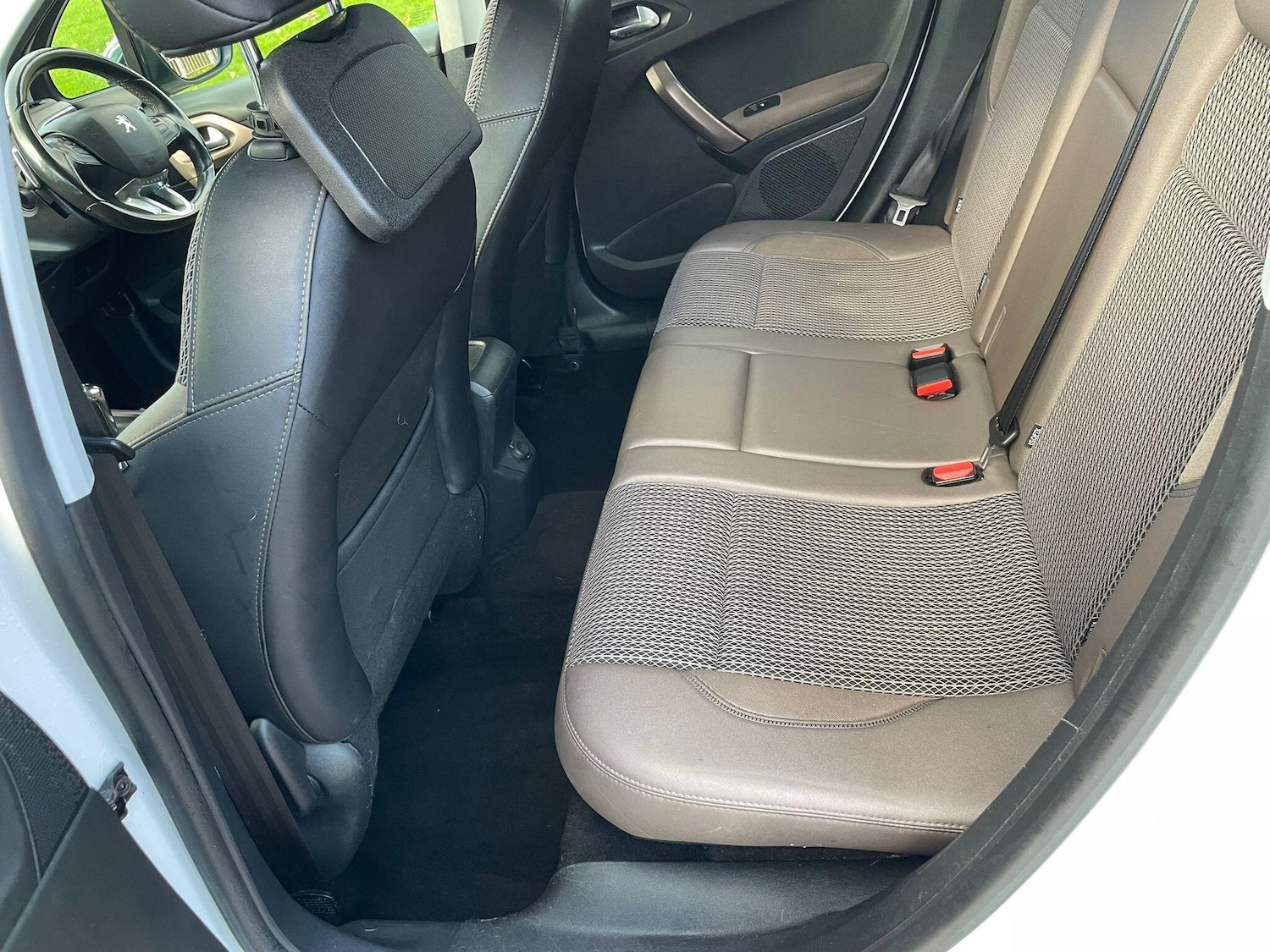 Used Peugeot 2008 2014 for sale - 77386330: Photo 18