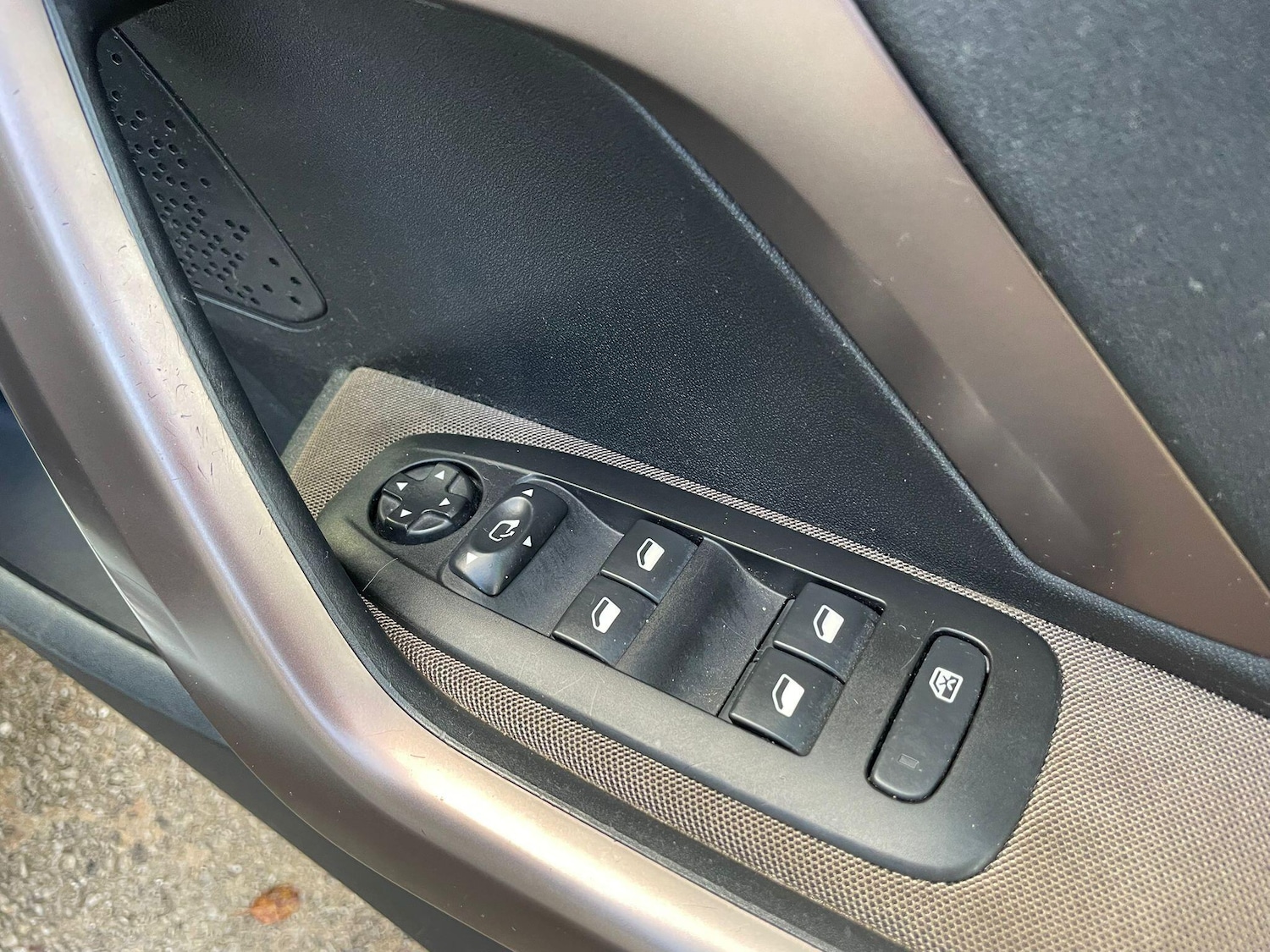 Used Peugeot 2008 2014 for sale - 77386330: Photo 23