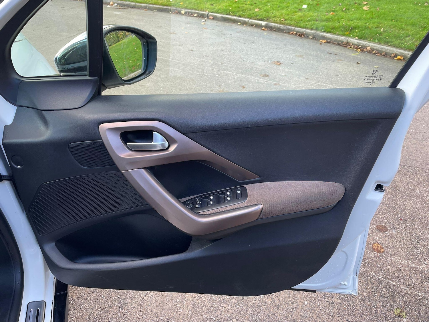 Used Peugeot 2008 2014 for sale - 77386330: Photo 24