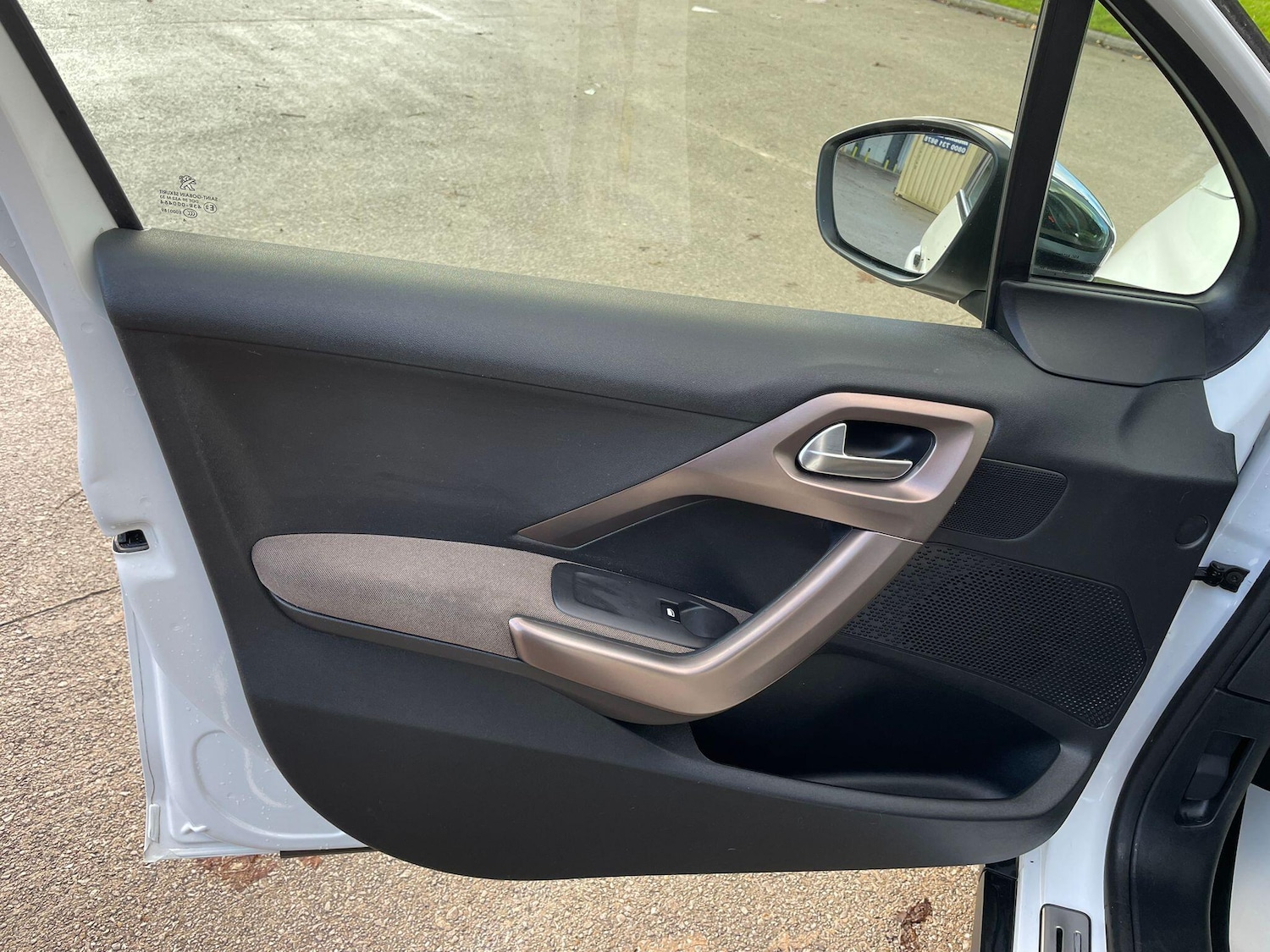 Used Peugeot 2008 2014 for sale - 77386330: Photo 27