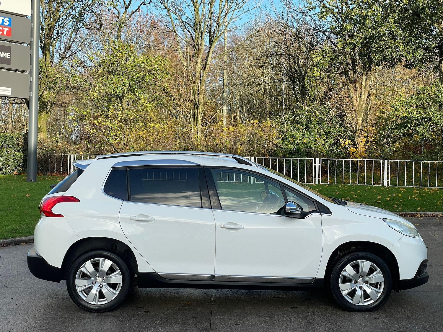 Used Peugeot 2008 2014 for sale - 77386330: Photo 8