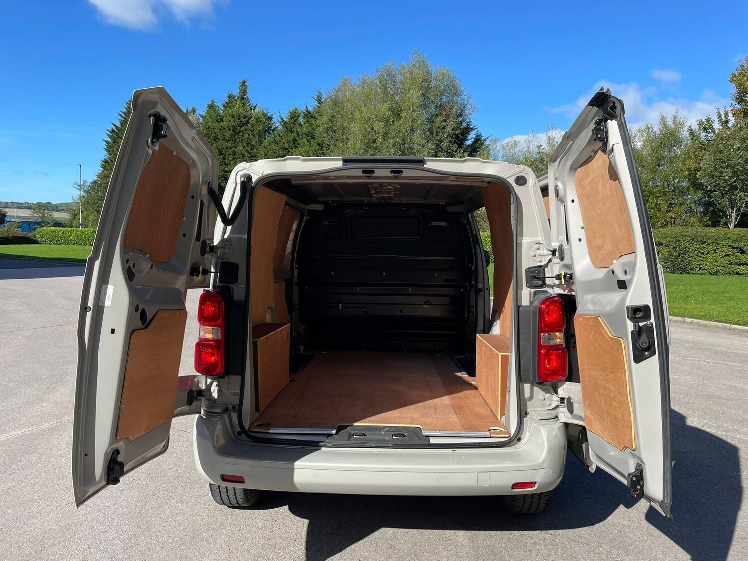 Used Peugeot Expert 2018 for sale - 77386740: Photo 50