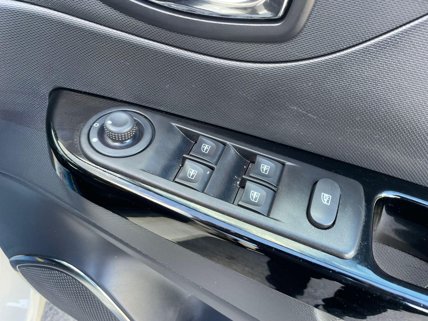 Used Renault Captur 2016 for sale - 77387202: Photo 21