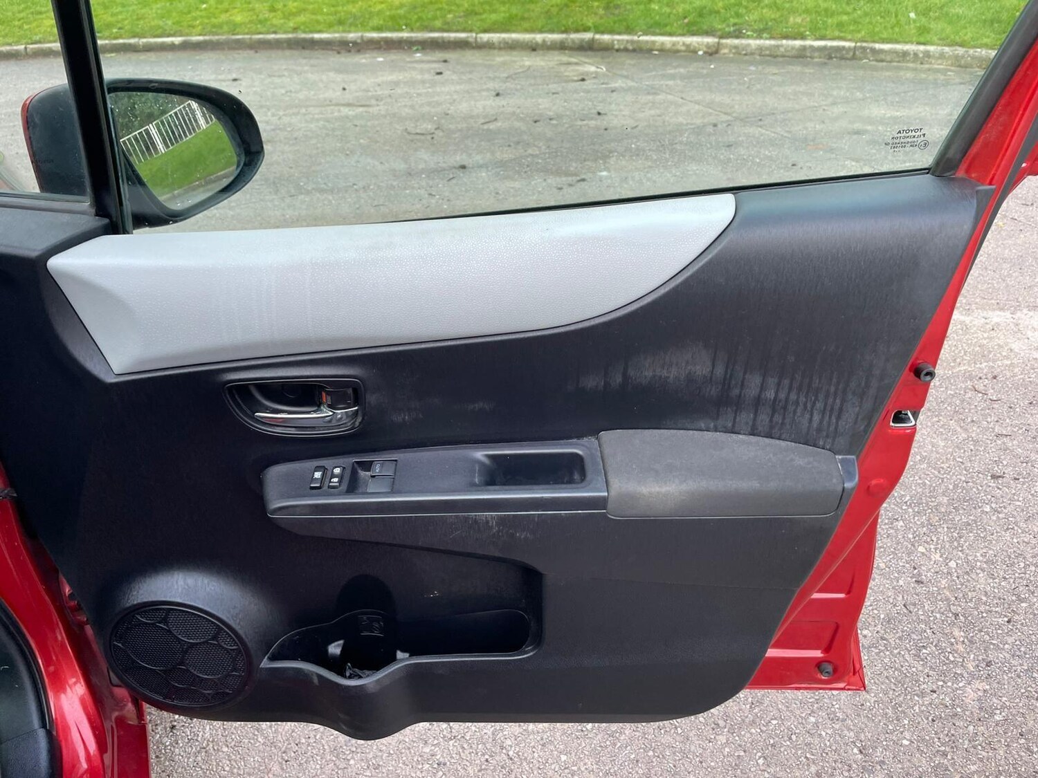 Used Toyota Yaris 2012 for sale - 77559123: Photo 26