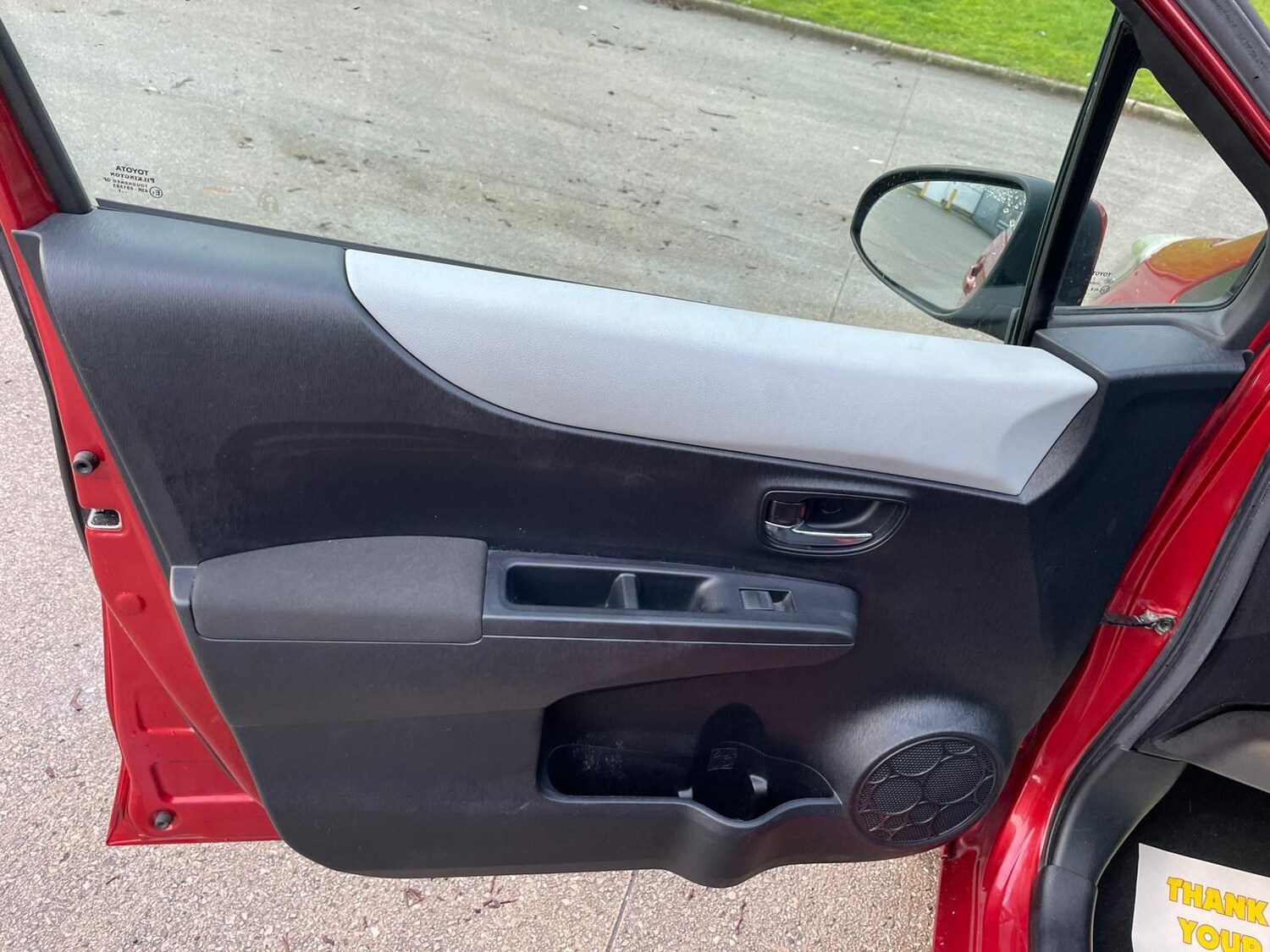 Used Toyota Yaris 2012 for sale - 77559123: Photo 29