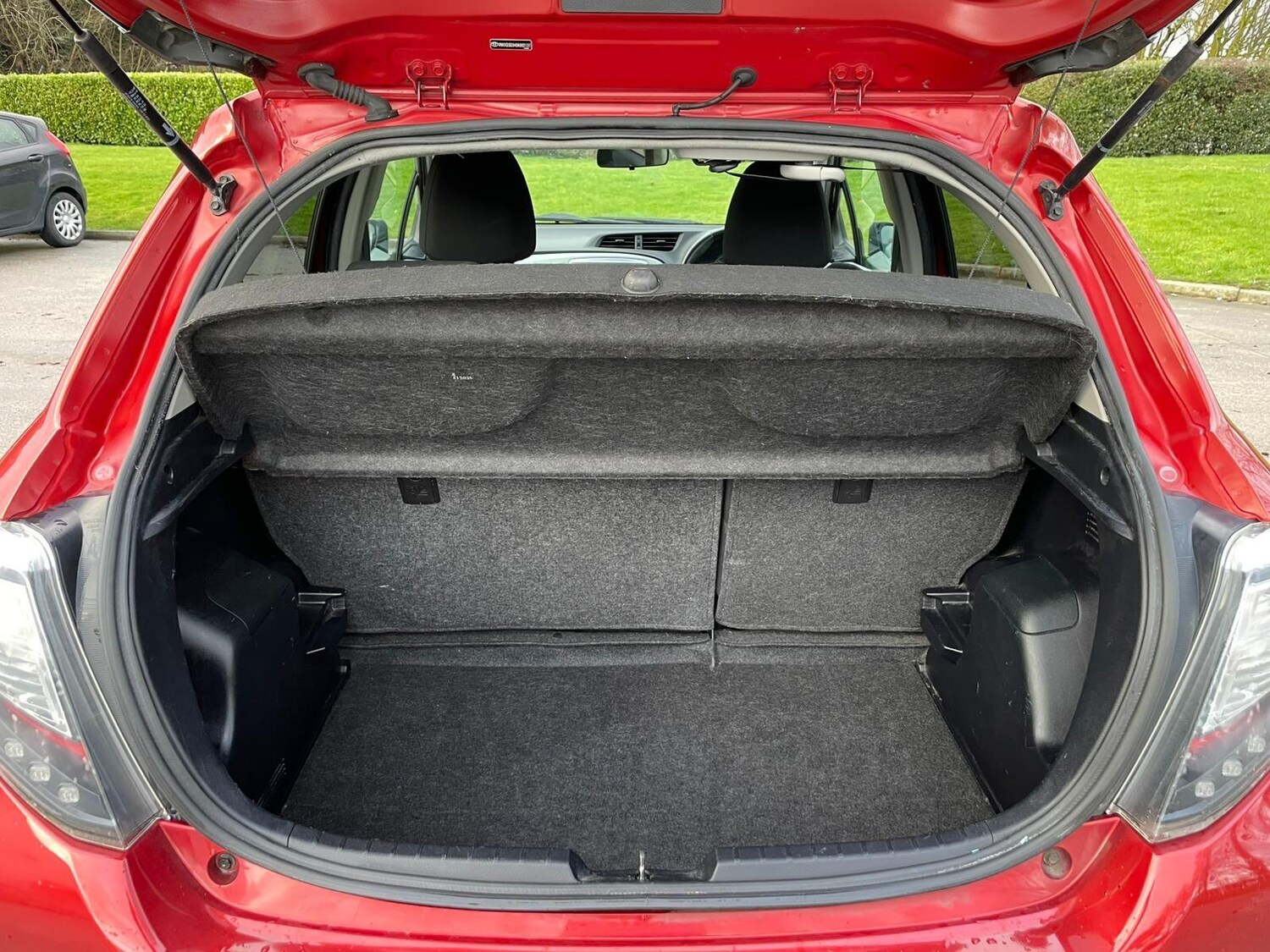 Used Toyota Yaris 2012 for sale - 77559123: Photo 42