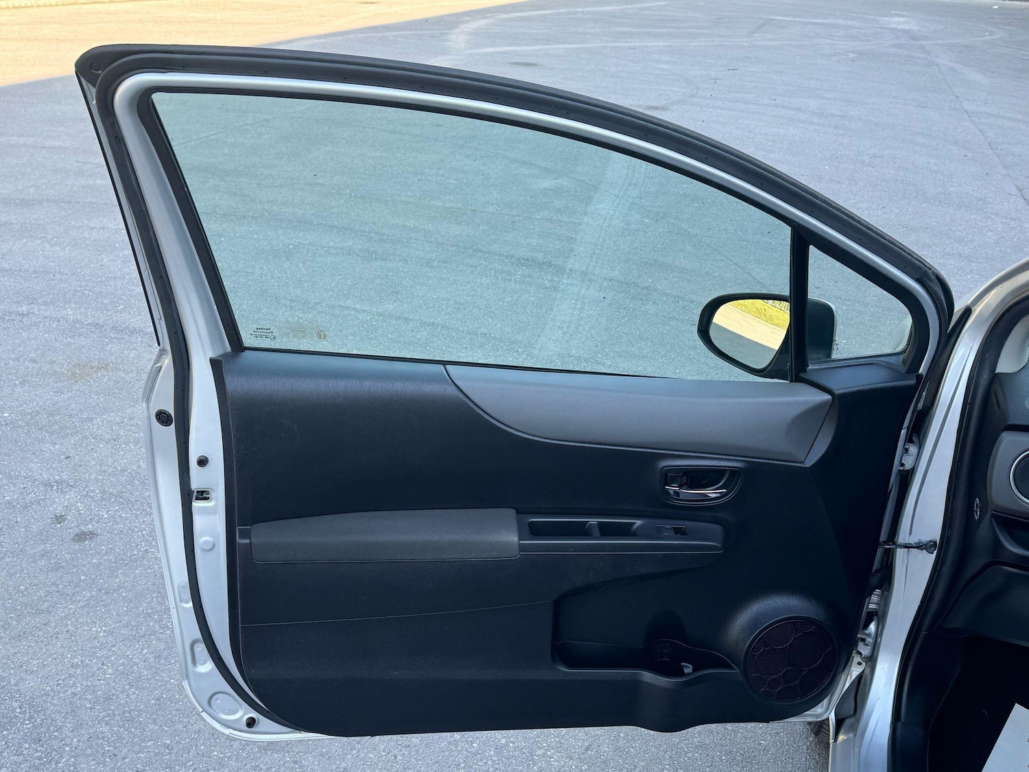 Used Toyota Yaris 2012 for sale - 77387608: Photo 18