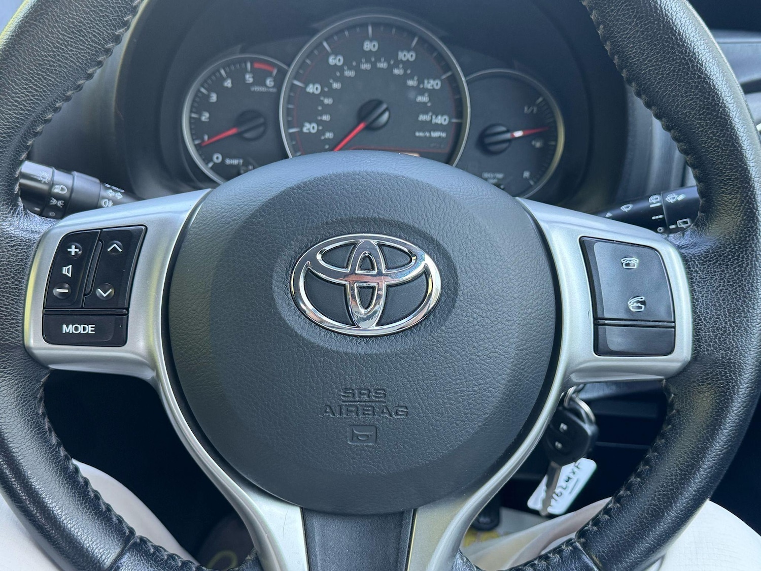 Used Toyota Yaris 2012 for sale - 77387608: Photo 28