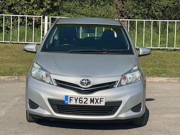 Used Toyota Yaris 2012 for sale - 77387608: Photo