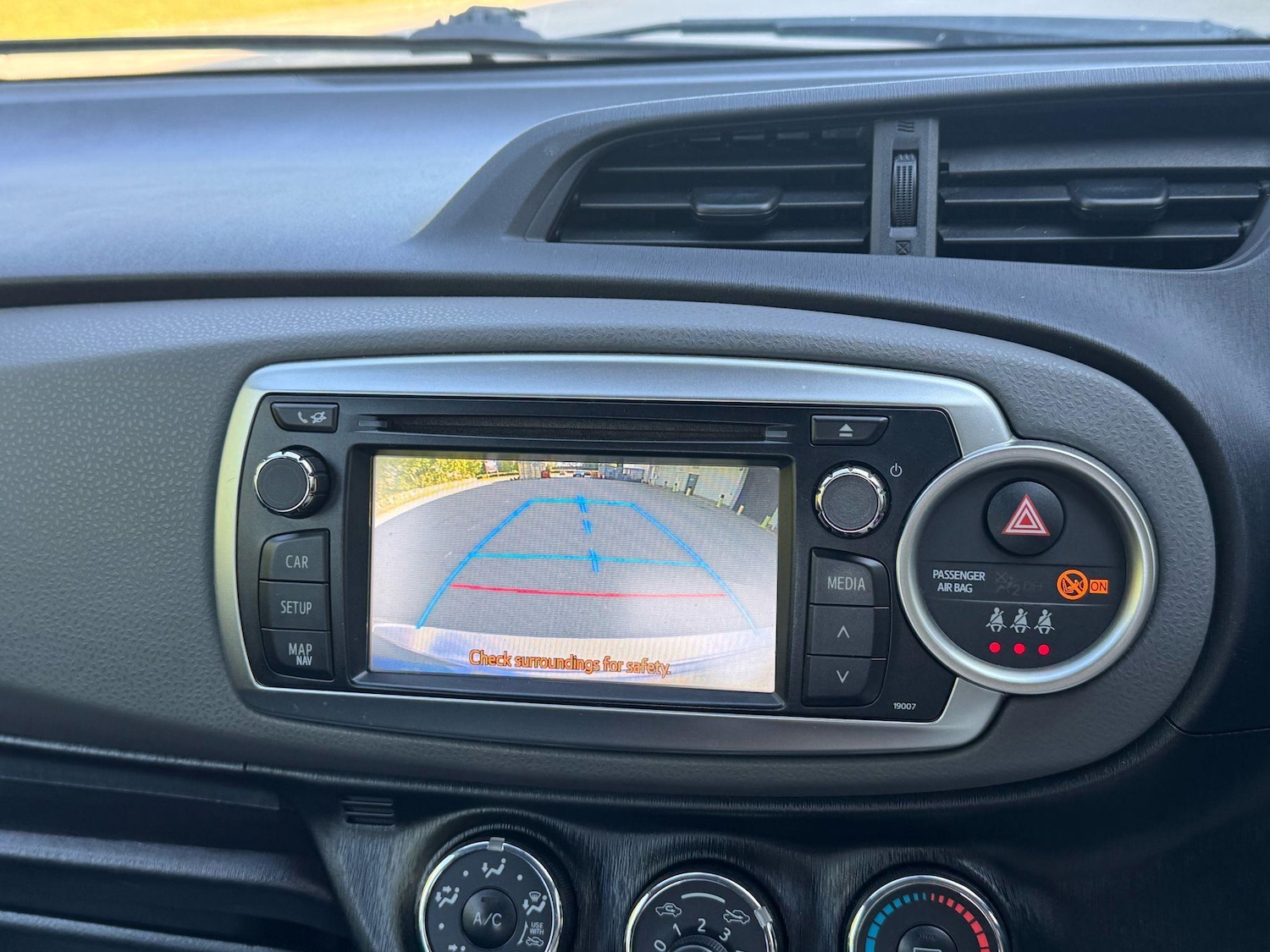 Used Toyota Yaris 2012 for sale - 77387608: Photo 33