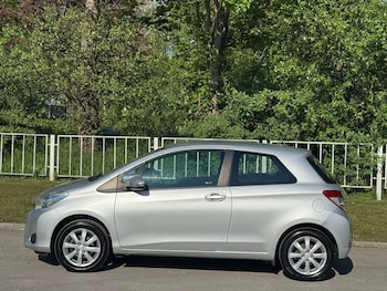 Used Toyota Yaris 2012 for sale - 77387608: Photo