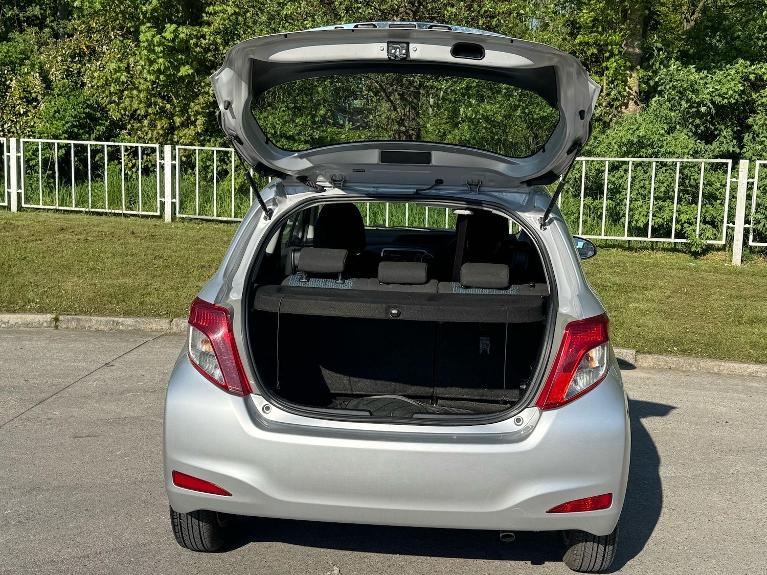 Used Toyota Yaris 2012 for sale - 77387608: Photo 41