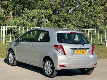 Used Toyota Yaris 2012 for sale - 77387608: Photo