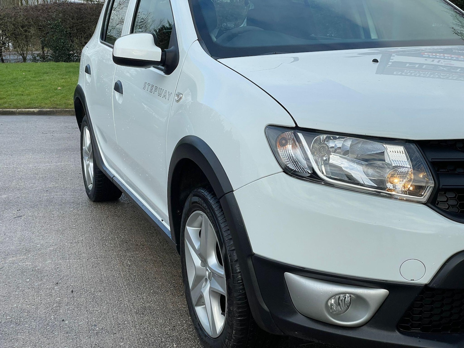Used Dacia Sandero Stepway 2015 for sale - 77386830: Photo 9