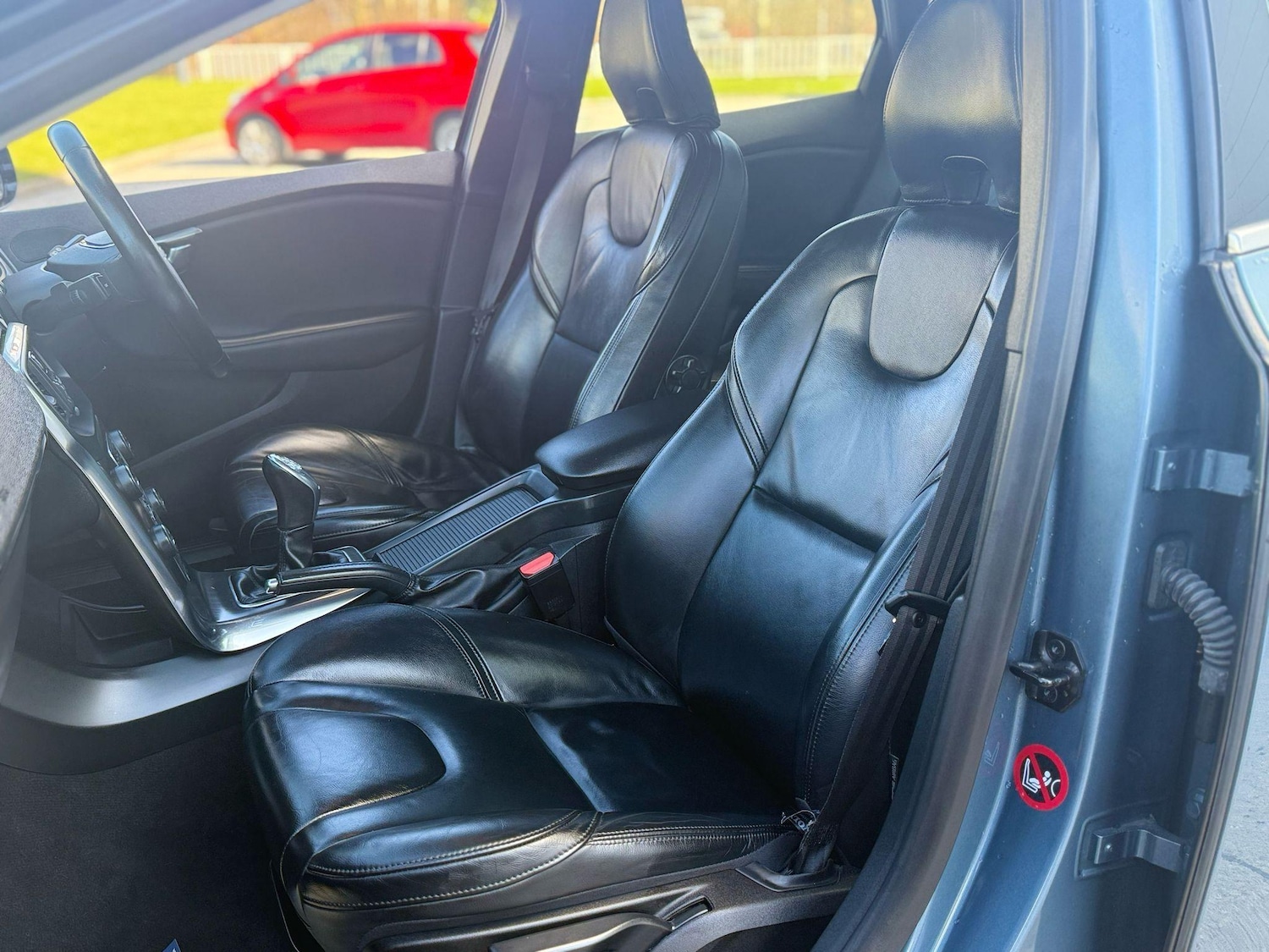 Used Volvo V40 2014 for sale - 77387596: Photo 42