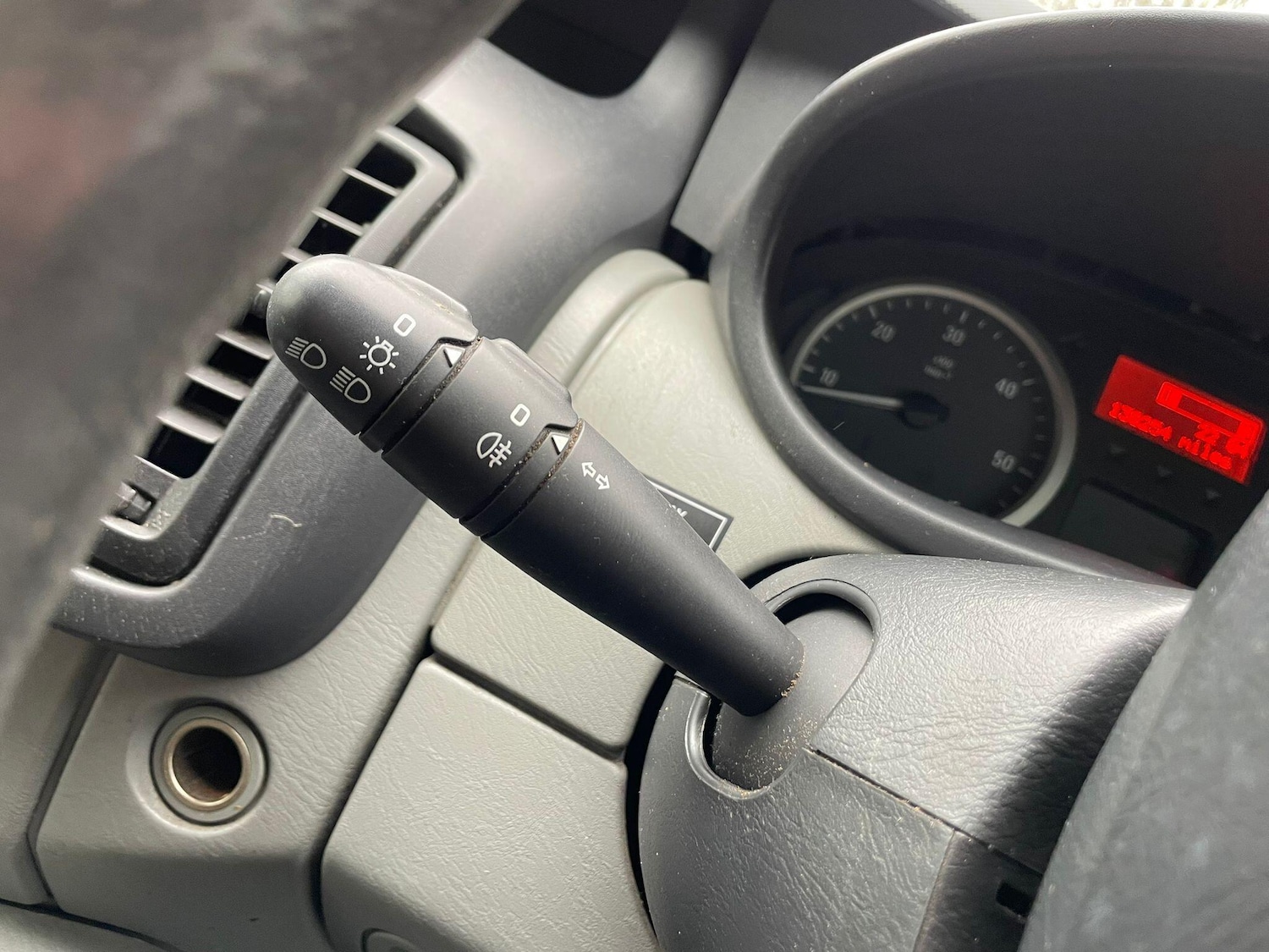 Used Vauxhall Vivaro 2013 for sale - 77637700: Photo 28