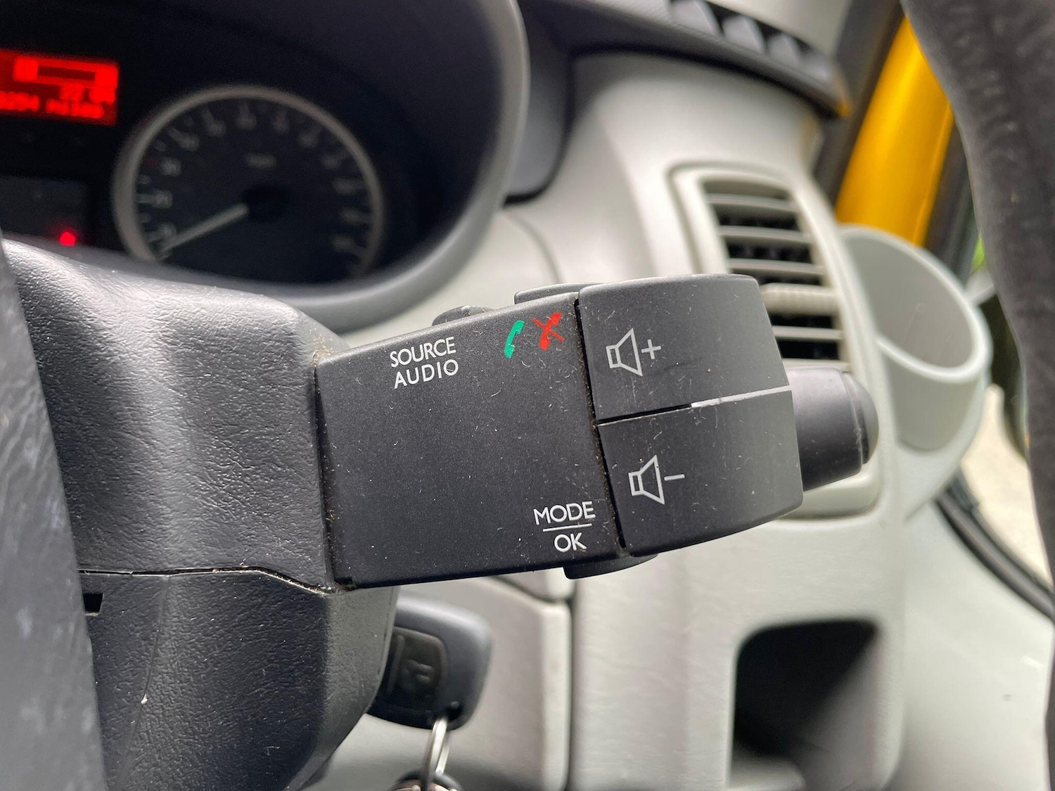 Used Vauxhall Vivaro 2013 for sale - 77637700: Photo 29