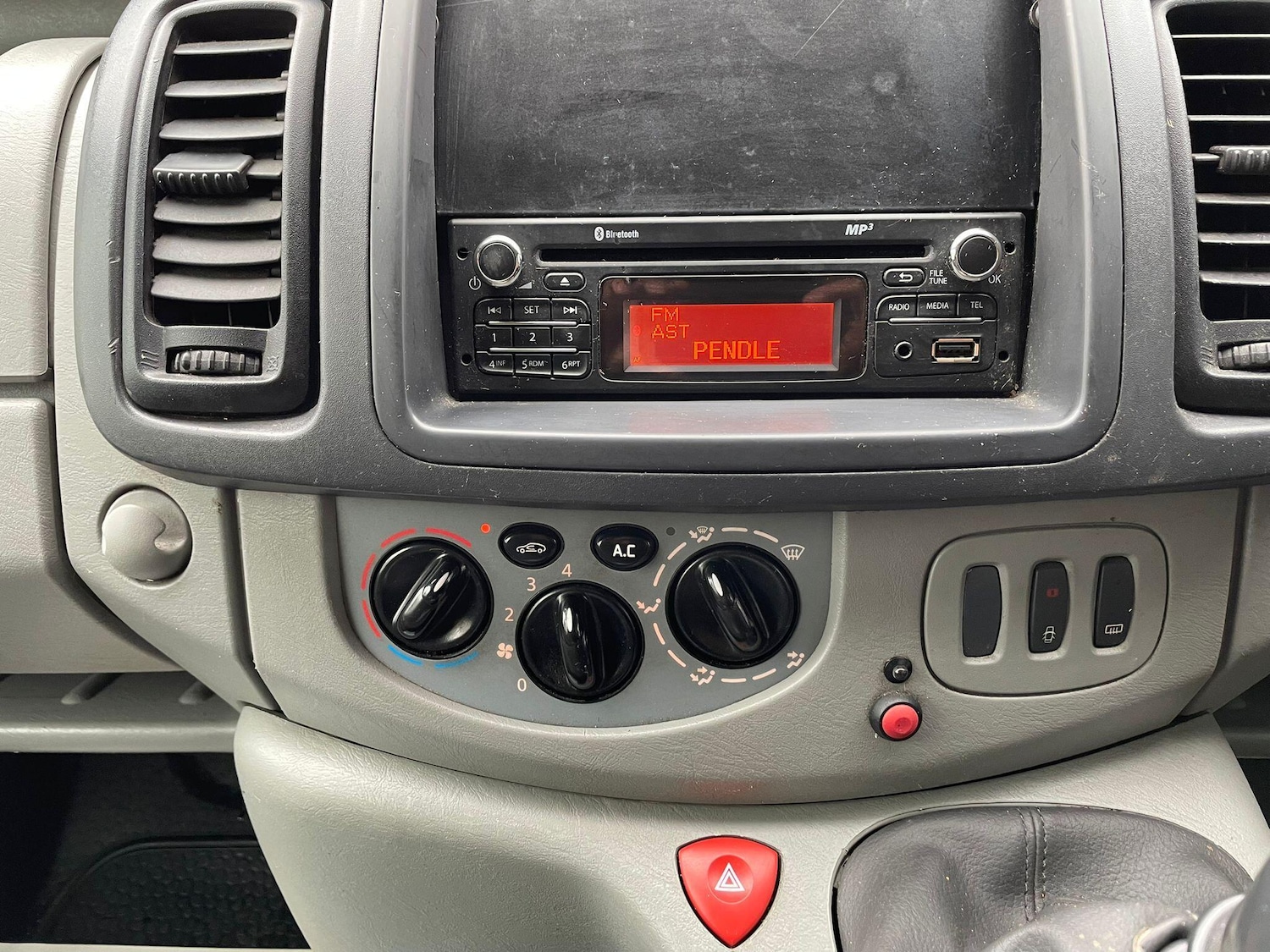 Used Vauxhall Vivaro 2013 for sale - 77637700: Photo 33