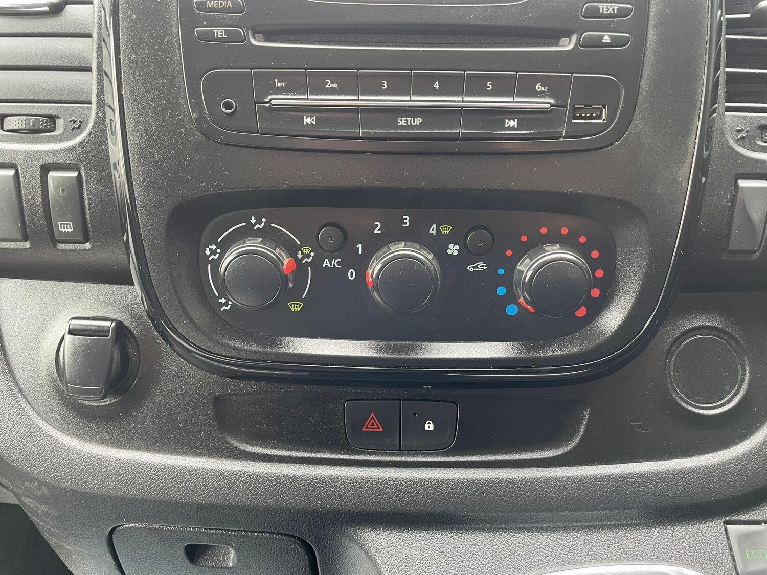 Used Vauxhall Vivaro for sale - 77670807: Photo 37