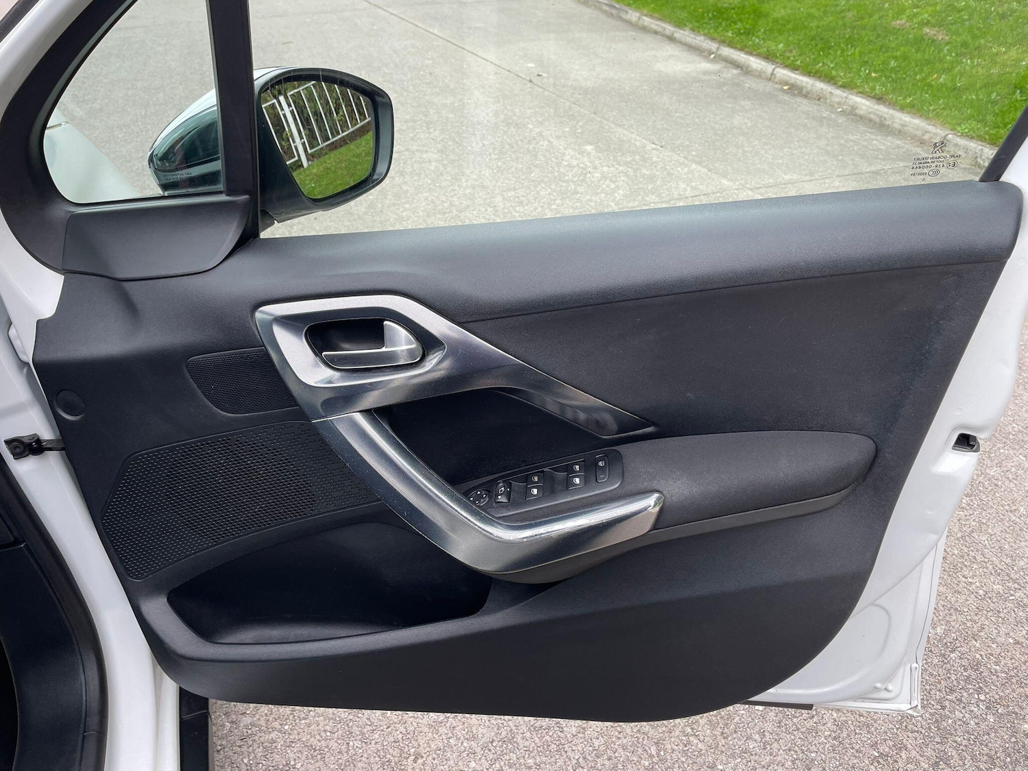 Used Peugeot 2008 2015 for sale - 77386893: Photo 18