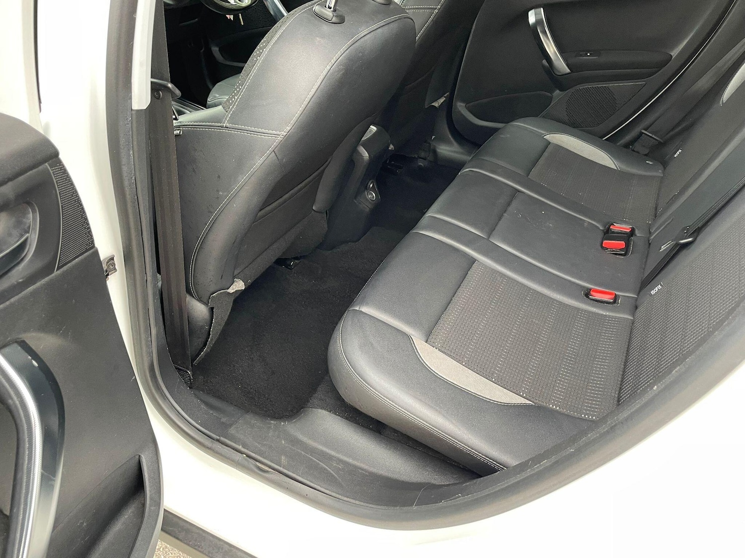 Used Peugeot 2008 2015 for sale - 77386893: Photo 31