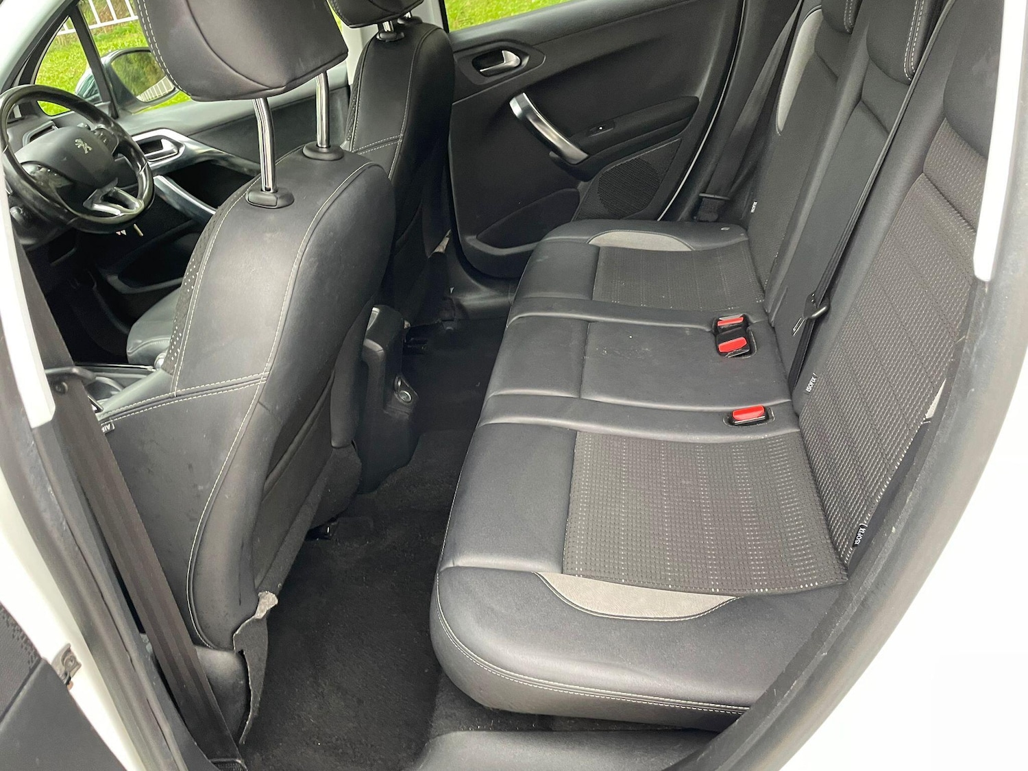 Used Peugeot 2008 2015 for sale - 77386893: Photo 32